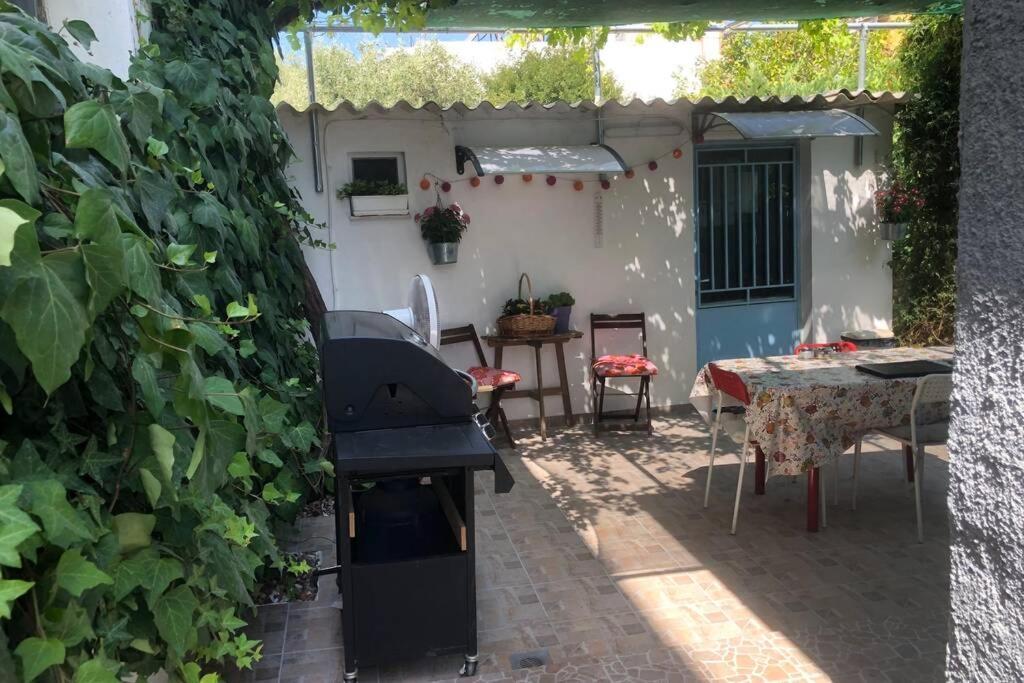 Ανακαινισμενη Μονοκατοικια 125 Τμ Στο Κεντρο Με Κηπο Villa Missolonghi Bagian luar foto